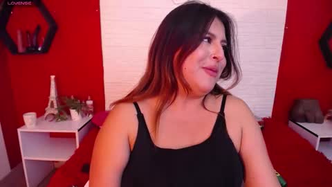 Snapshot of _poison_sweet chatting on 12.20.25 Laura online show from 12.20.25