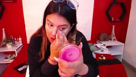 Snapshot of _poison_sweet chatting on 12.22.25 Laura online show from 12.22.25