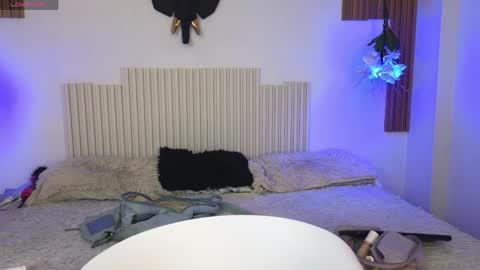 Laura online show from 04.26.26