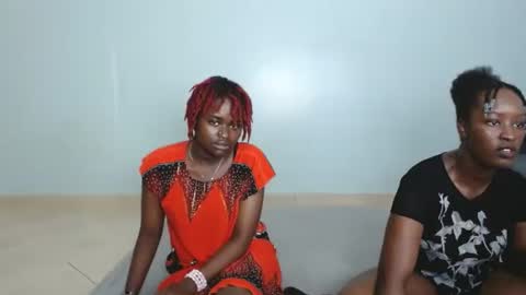 Snapshot of _prettyred chatting on 10.03.25 _prettyred online show from 10.03.25