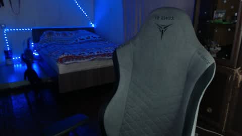 Snapshot of _purrari chatting on 12.23.24 Vampire online show from 12.23.24