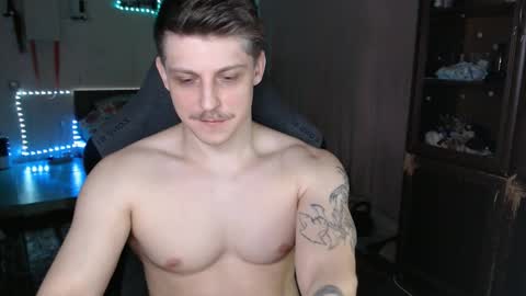 Snapshot of _purrari chatting on 03.08.25 Vampire online show from 03.08.25