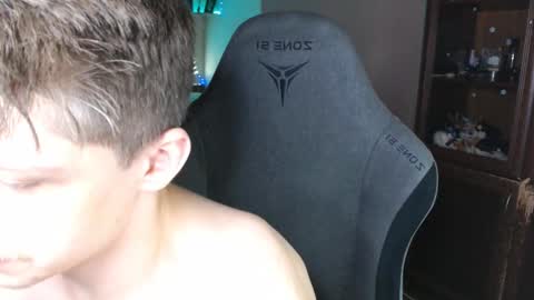 Snapshot of _purrari chatting on 03.11.25 Vampire online show from 03.11.25