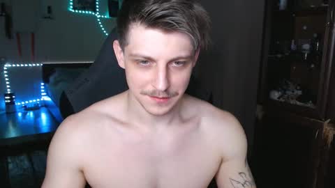 Snapshot of _purrari chatting on 03.11.25 Vampire online show from 03.11.25