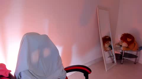 Stefany online show from 10.18.25