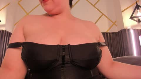 Snapshot of _rebecca1 chatting on 02.11.26 rebecca online show from 02.11.26