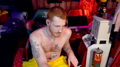 Snapshot of _redxxx chatting on 10.25.25 REDxxx online show from 10.25.25