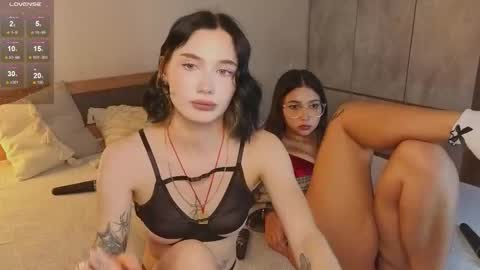 Snapshot of _reverse_gang_ chatting on 10.24.25 LISSAPVT IS OPEN online show from 10.24.25