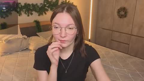 Snapshot of _reverse_gang_ chatting on 11.28.25 LISSAPVT IS OPEN online show from 11.28.25