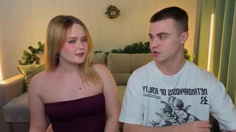 Snapshot of _reverse_gang_ chatting on 12.01.25 LISSAPVT IS OPEN online show from 12.01.25