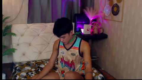 Snapshot of _robinmartinxx chatting on 12.15.25 _robinmartinxx online show from 12.15.25