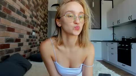 Snapshot of _ruby_kim chatting on 09.13.25 Ruby online show from 09.13.25