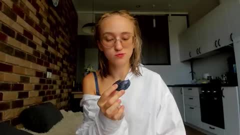 Snapshot of _ruby_kim chatting on 09.14.25 Ruby online show from 09.14.25