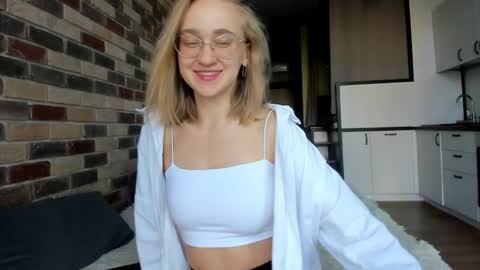 Snapshot of _ruby_kim chatting on 10.04.25 Ruby online show from 10.04.25