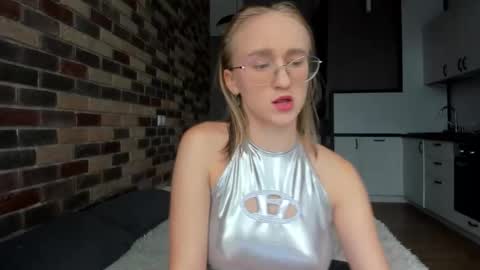 Snapshot of _ruby_kim chatting on 10.25.25 Ruby online show from 10.25.25