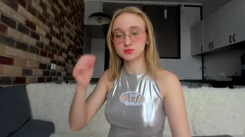 Snapshot of _ruby_kim chatting on 11.25.25 Ruby online show from 11.25.25