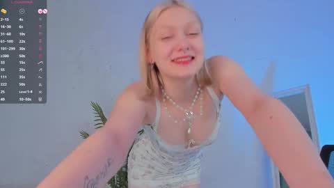 Snapshot of _rude_girl_ chatting on 01.19.25 Eve online show from 01.19.25