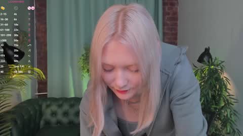 Snapshot of _rude_girl_ chatting on 01.30.25 Eve online show from 01.30.25