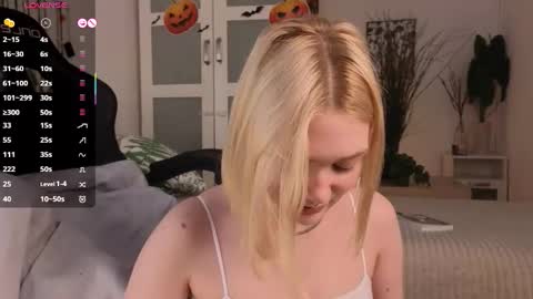 Snapshot of _rude_girl_ chatting on 10.24.25 Eve online show from 10.24.25