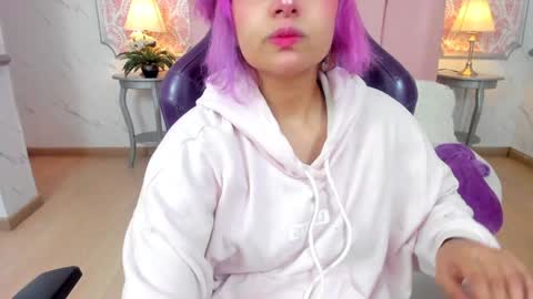 Snapshot of _saakuraa_ chatting on 12.07.24 1430 2100 -5 online show from 12.07.24