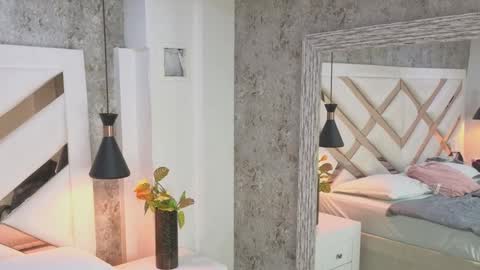 Snapshot of _saara_evans_ chatting on 10.18.25 Sara online show from 10.18.25