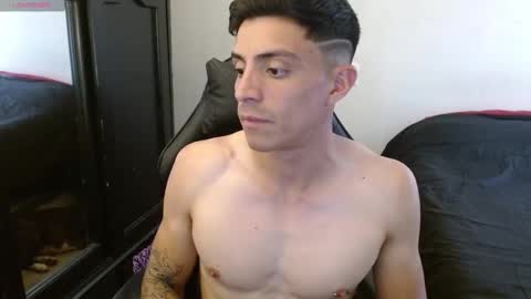 Snapshot of _schnnneider_ chatting on 09.12.25 SCHNEIDER online show from 09.12.25