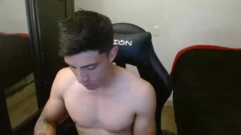 Snapshot of _schnnneider_ chatting on 09.24.25 SCHNEIDER online show from 09.24.25