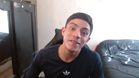 Snapshot of _schnnneider_ chatting on 09.30.25 SCHNEIDER online show from 09.30.25