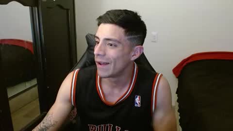 Snapshot of _schnnneider_ chatting on 10.09.25 SCHNEIDER online show from 10.09.25