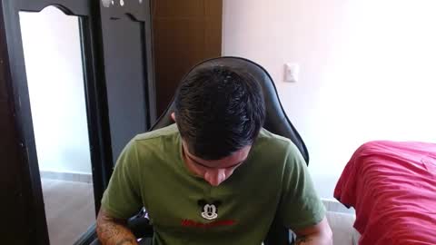 Snapshot of _schnnneider_ chatting on 10.14.25 SCHNEIDER online show from 10.14.25