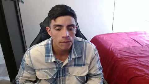 Snapshot of _schnnneider_ chatting on 10.16.25 SCHNEIDER online show from 10.16.25