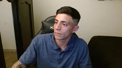 Snapshot of _schnnneider_ chatting on 10.29.25 SCHNEIDER online show from 10.29.25