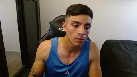 Snapshot of _schnnneider_ chatting on 10.31.25 SCHNEIDER online show from 10.31.25