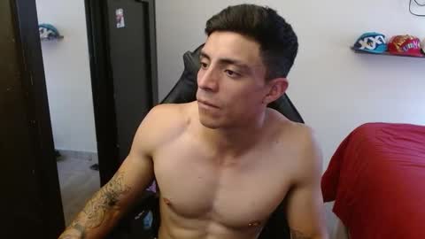 Snapshot of _schnnneider_ chatting on 11.15.25 SCHNEIDER online show from 11.15.25