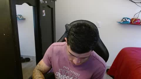 Snapshot of _schnnneider_ chatting on 11.16.25 SCHNEIDER online show from 11.16.25