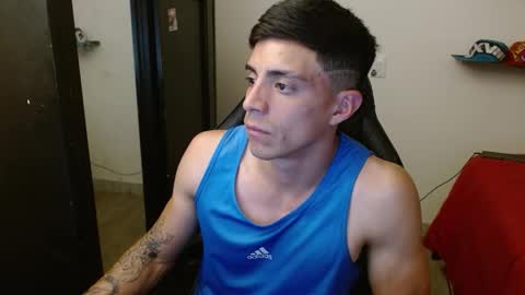 Snapshot of _schnnneider_ chatting on 11.25.25 SCHNEIDER online show from 11.25.25