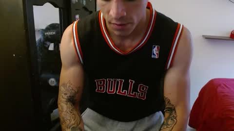 Snapshot of _schnnneider_ chatting on 11.28.25 SCHNEIDER online show from 11.28.25