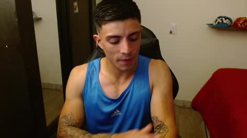 Snapshot of _schnnneider_ chatting on 12.03.25 SCHNEIDER online show from 12.03.25