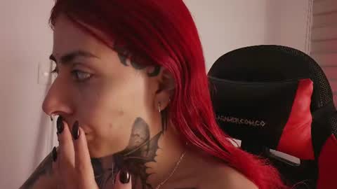 Snapshot of _selene_red chatting on 07.10.26 Selene online show from 07.10.26