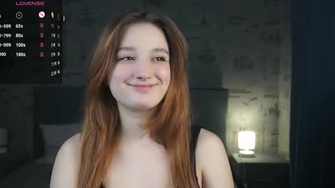 Snapshot of _sensual_vi_ chatting on 10.10.25 Amelie online show from 10.10.25