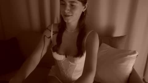 Lia online show from 11.13.25
