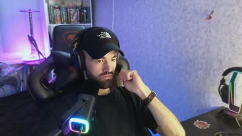 Snapshot of _serious_man chatting on 09.08.25 Ask me online show from 09.08.25