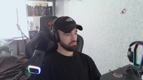 Snapshot of _serious_man chatting on 09.12.25 Ask me online show from 09.12.25