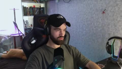 Snapshot of _serious_man chatting on 09.18.25 Ask me online show from 09.18.25