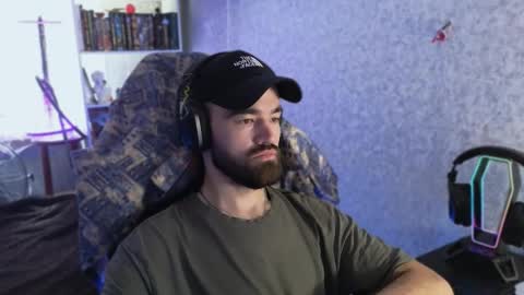 Snapshot of _serious_man chatting on 09.22.25 Ask me online show from 09.22.25