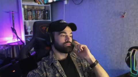 Snapshot of _serious_man chatting on 09.25.25 Ask me online show from 09.25.25