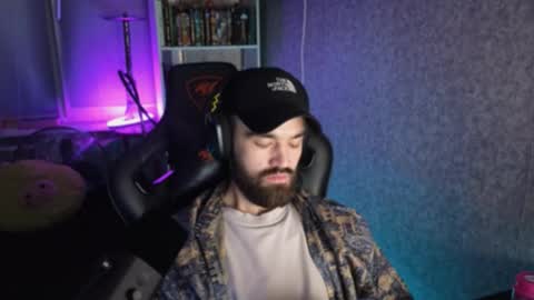 Snapshot of _serious_man chatting on 09.29.25 Ask me online show from 09.29.25