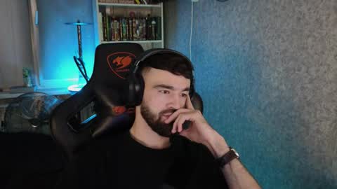 Snapshot of _serious_man chatting on 10.06.25 Ask me online show from 10.06.25