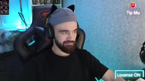 Snapshot of _serious_man chatting on 10.08.25 Ask me online show from 10.08.25