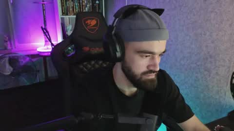 Snapshot of _serious_man chatting on 10.09.25 Ask me online show from 10.09.25